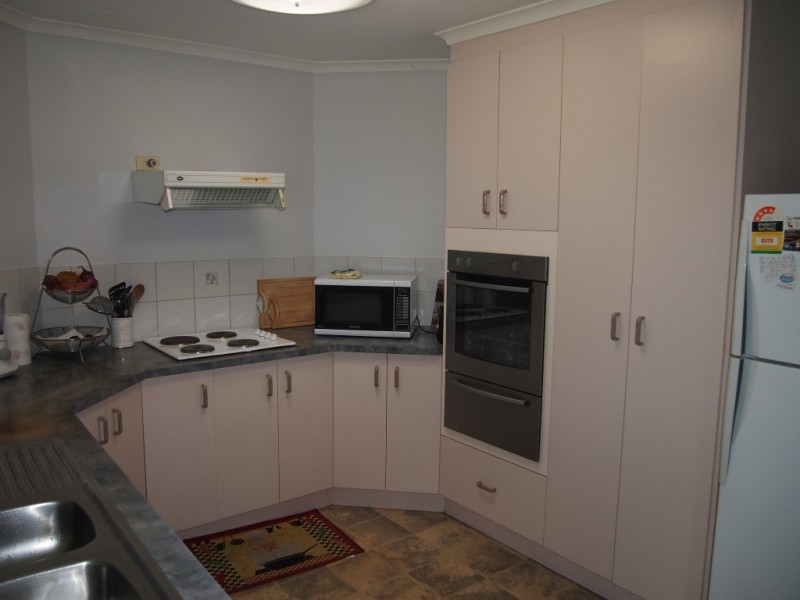 19 Wattle Street, Point Vernon QLD 4655