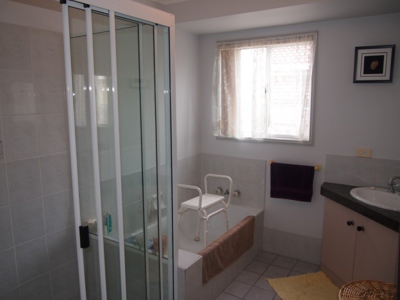 19 Wattle Street, Point Vernon QLD 4655