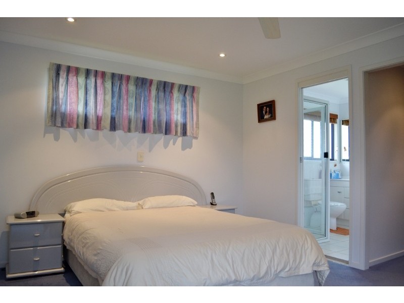 11 Warringal Court, Burrum Heads QLD 4659