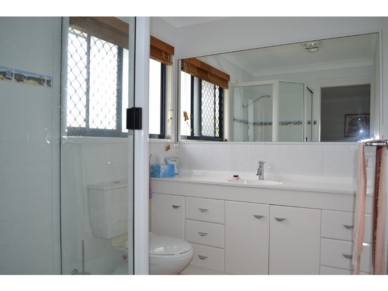 11 Warringal Court, Burrum Heads QLD 4659