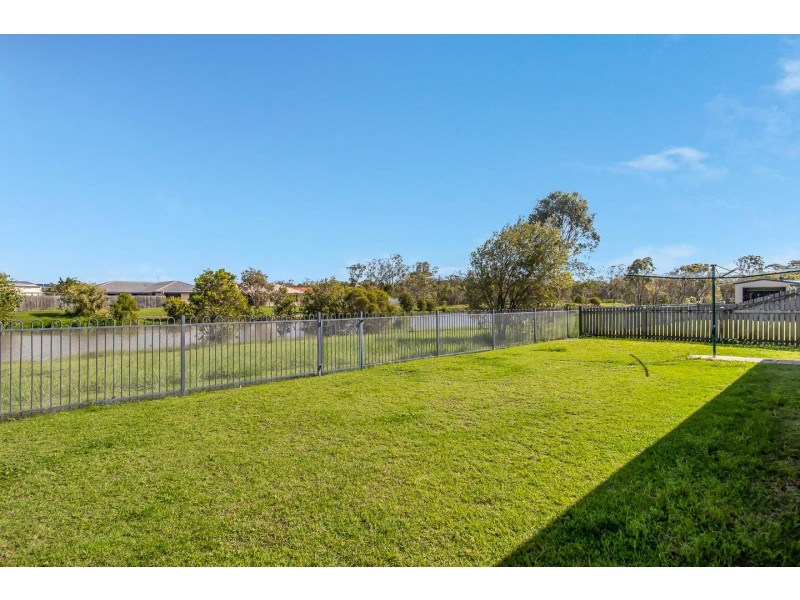 8 Wodalla Mews, Point Vernon QLD 4655