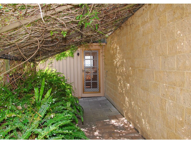 20 Zena Close, River Heads QLD 4655