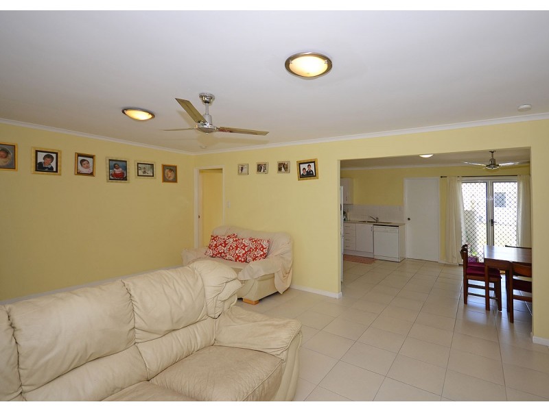 4 Arthur Street, Urangan QLD 4655