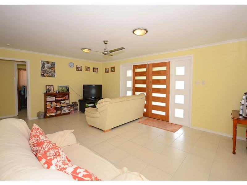 4 Arthur Street, Urangan QLD 4655