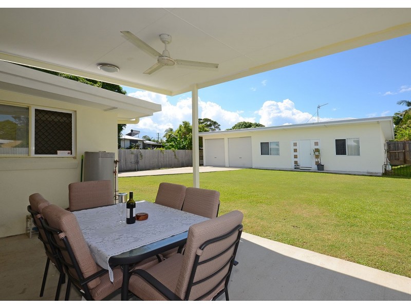 4 Arthur Street, Urangan QLD 4655