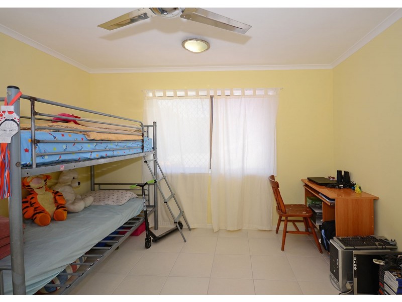 4 Arthur Street, Urangan QLD 4655