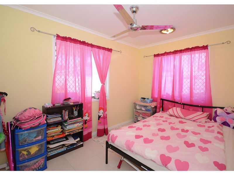 4 Arthur Street, Urangan QLD 4655