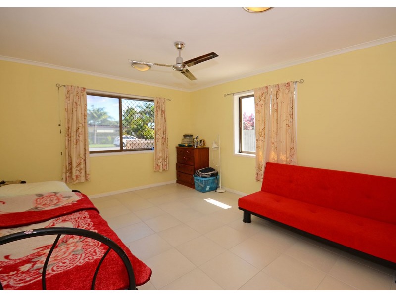 4 Arthur Street, Urangan QLD 4655