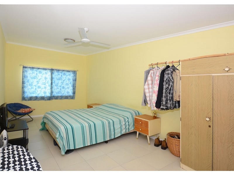 4 Arthur Street, Urangan QLD 4655