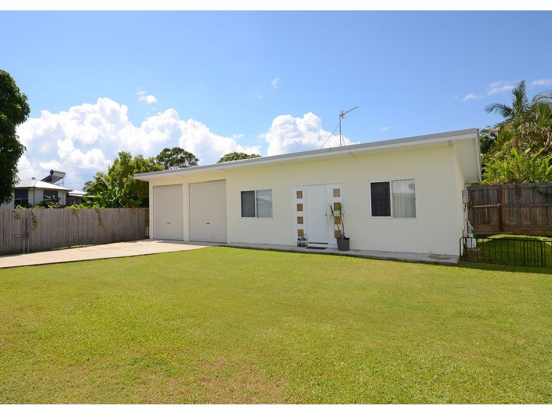 4 Arthur Street, Urangan QLD 4655
