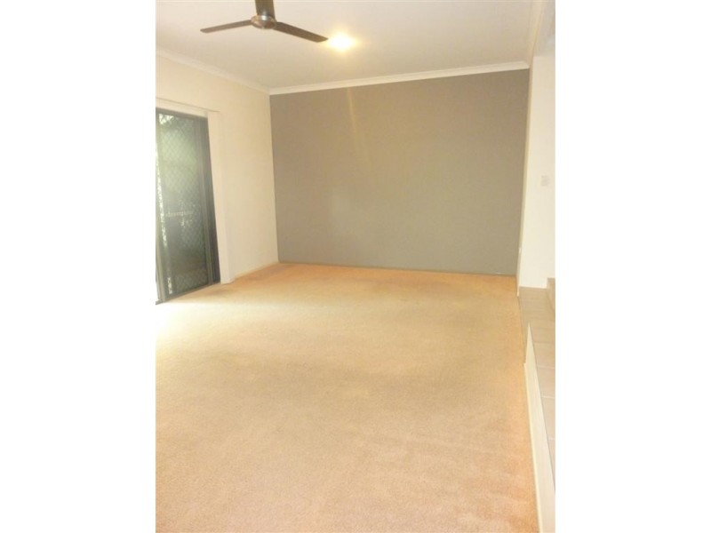 31/30 EAST ST, Scarness QLD 4655