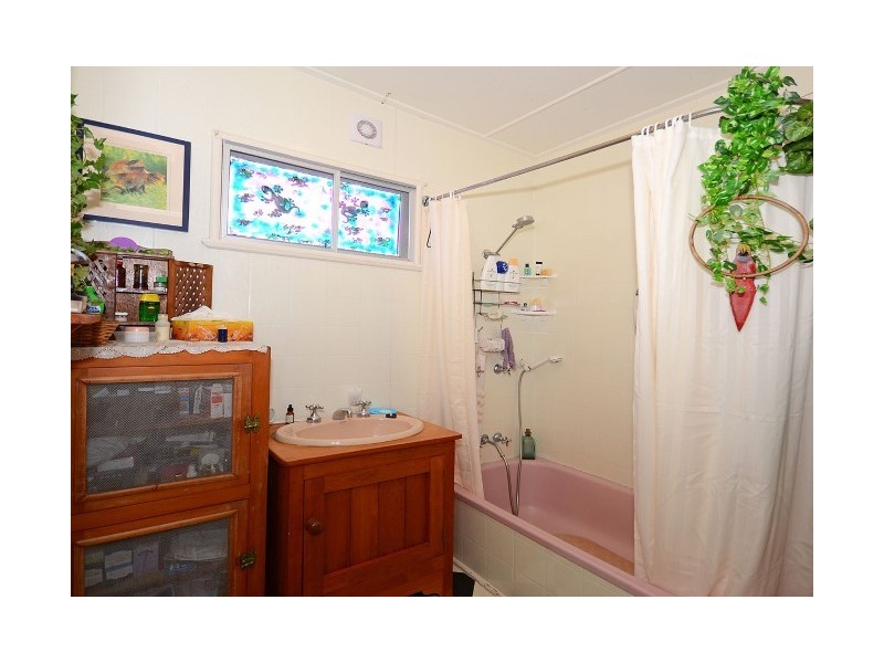 19 Ocean Street, Torquay QLD 4655