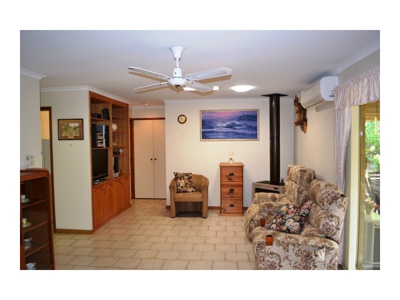 10 Meledie Avenue, Kawungan QLD 4655