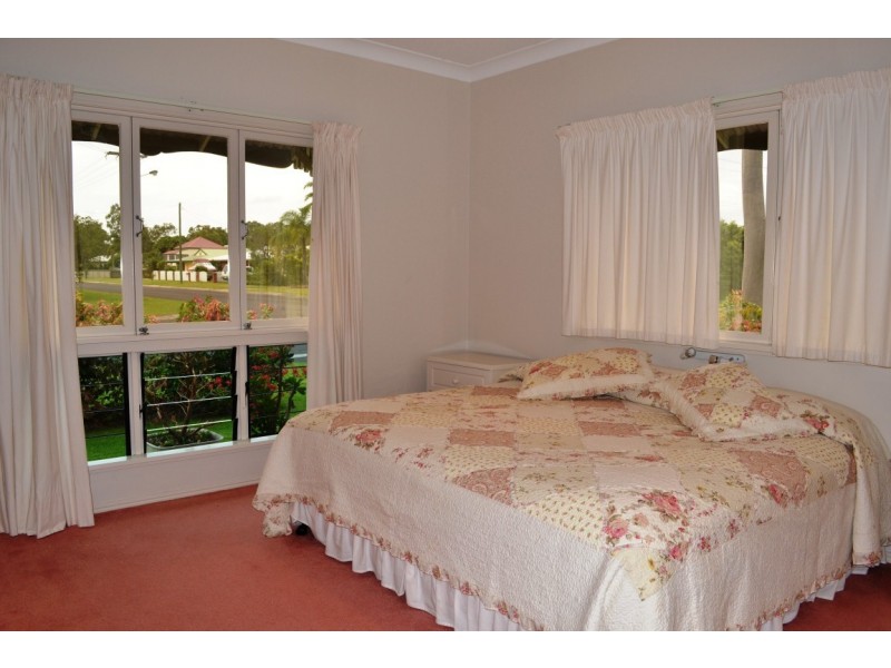 26 Hoffman Street, Burrum Heads QLD 4659