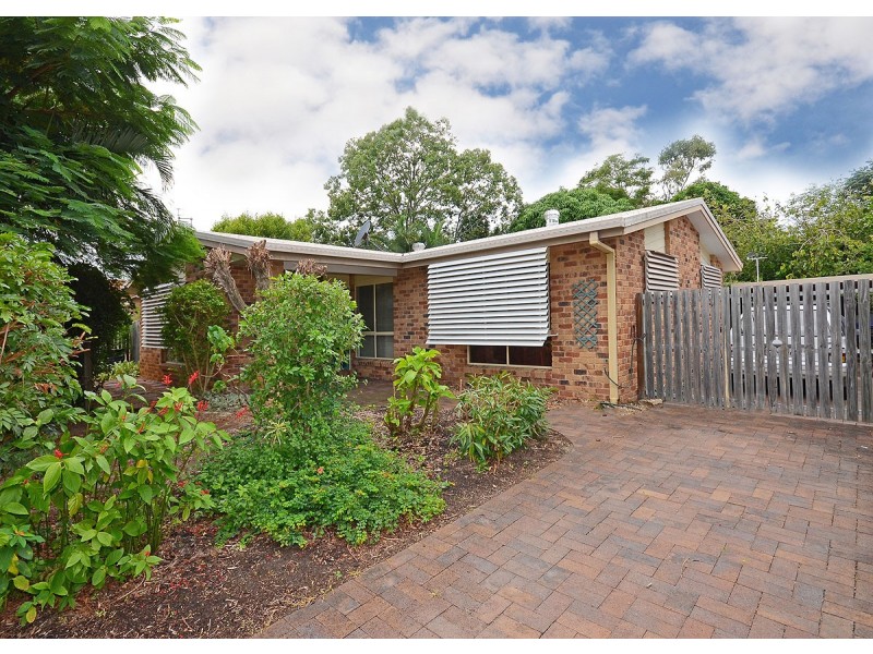 52 William Street, Urangan QLD 4655