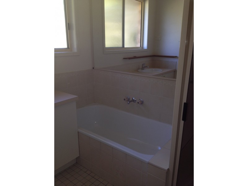 52 William Street, Urangan QLD 4655