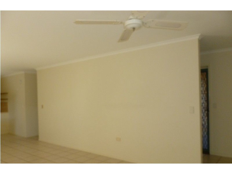 52 William Street, Urangan QLD 4655