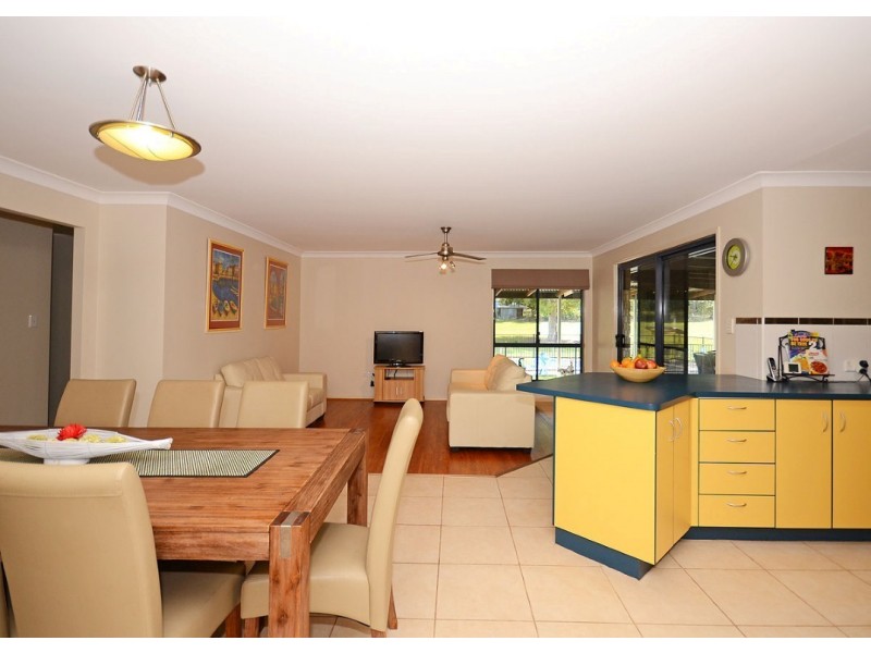 33 Sandrabarbara Drive, Booral QLD 4655