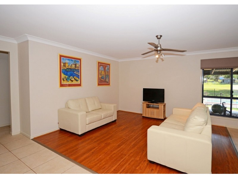 33 Sandrabarbara Drive, Booral QLD 4655