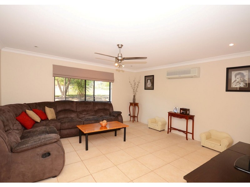 33 Sandrabarbara Drive, Booral QLD 4655