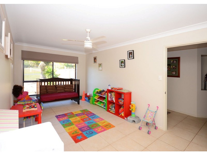 33 Sandrabarbara Drive, Booral QLD 4655