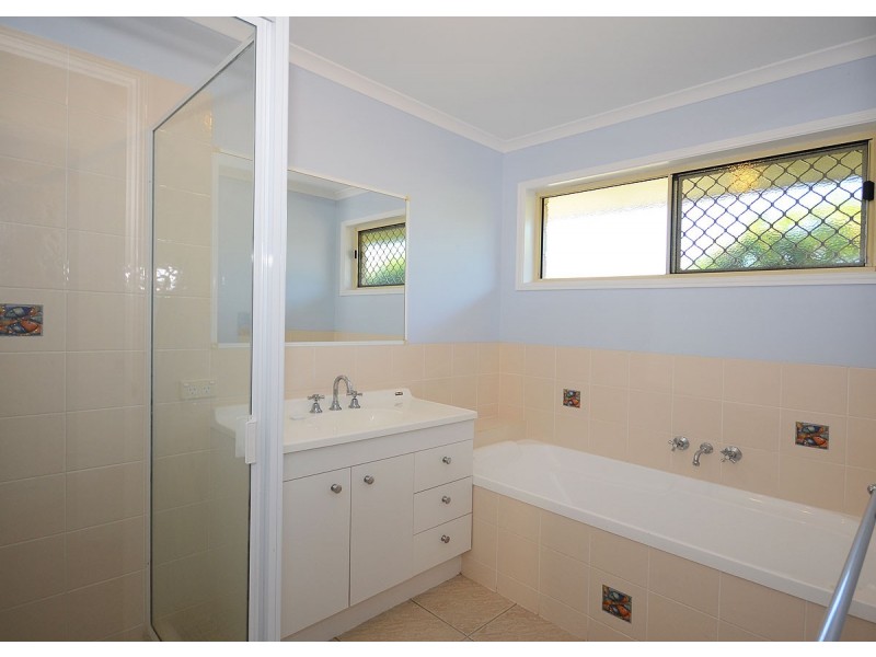 5 Sharyn Court, Point Vernon QLD 4655