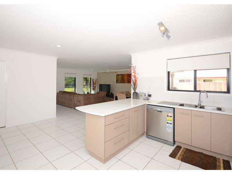 58 Emerald Park Way, Urangan QLD 4655