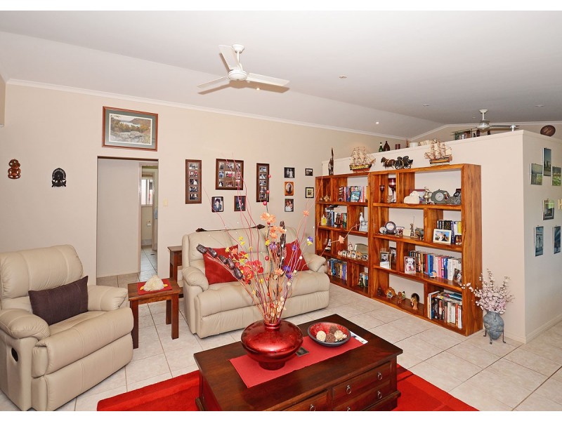 25 Oceanview Street, Point Vernon QLD 4655