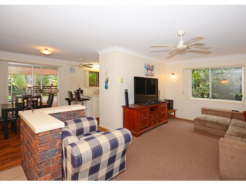 57 Glenray Street, Urangan QLD 4655