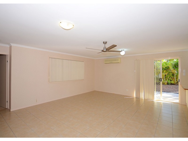 7 Macbel Court, Torquay QLD 4655