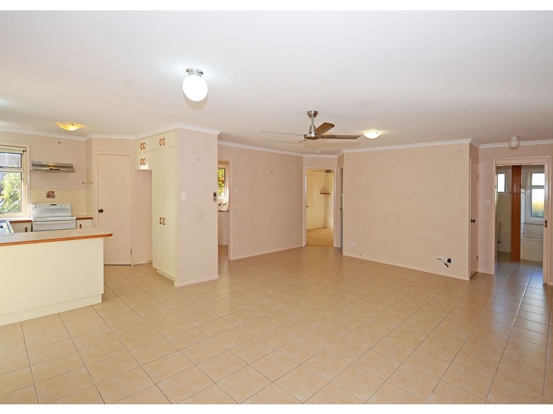 7 Macbel Court, Torquay QLD 4655