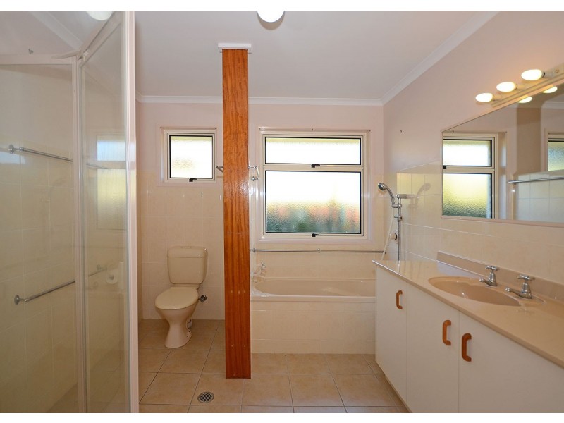 7 Macbel Court, Torquay QLD 4655