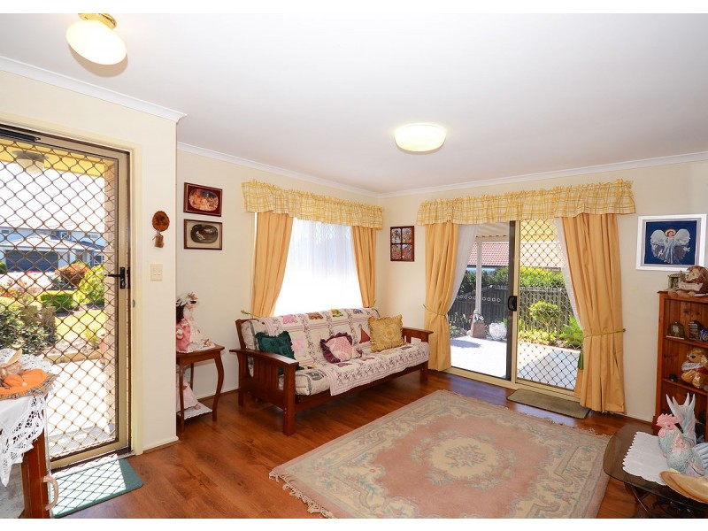 42 Christensen Street, Urraween QLD 4655