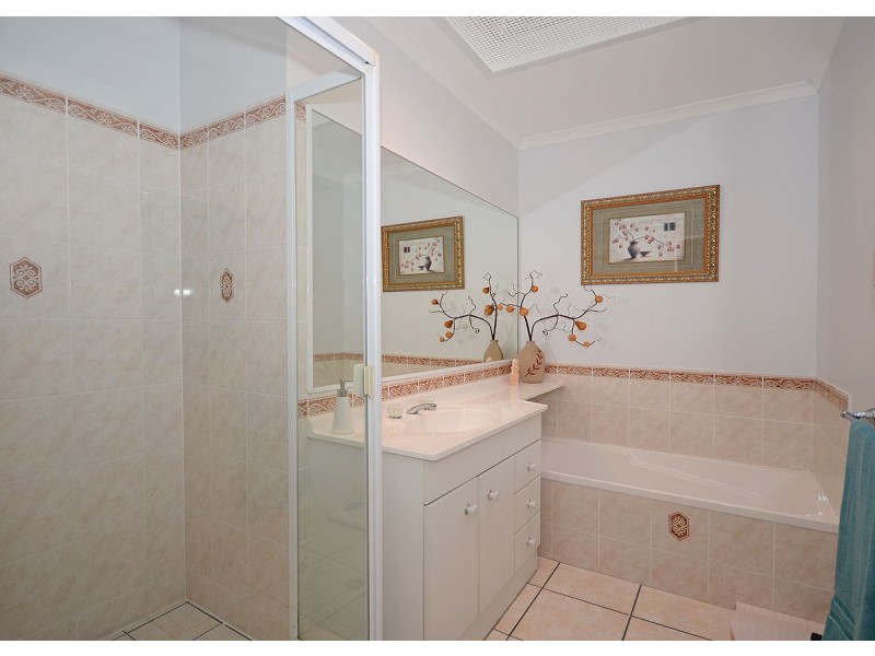 7 Brooke Court, Torquay QLD 4655