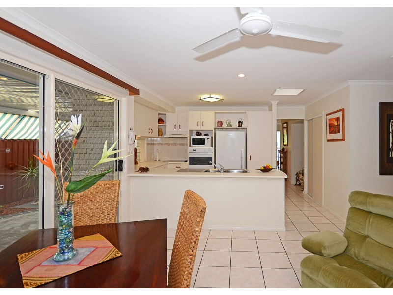 7 Brooke Court, Torquay QLD 4655