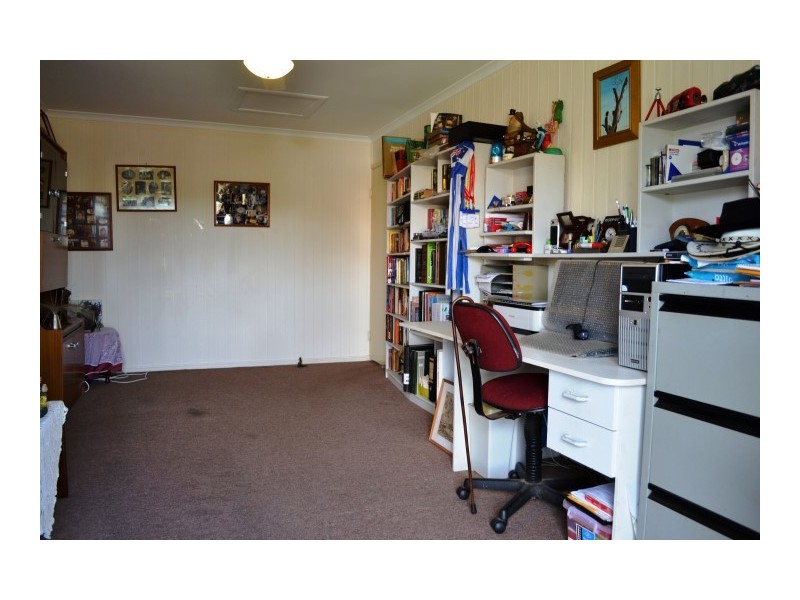 33 Merlin Drive, Urangan QLD 4655