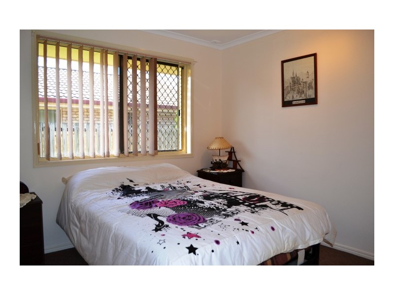 33 Merlin Drive, Urangan QLD 4655