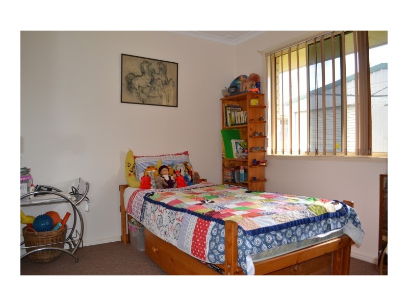 33 Merlin Drive, Urangan QLD 4655