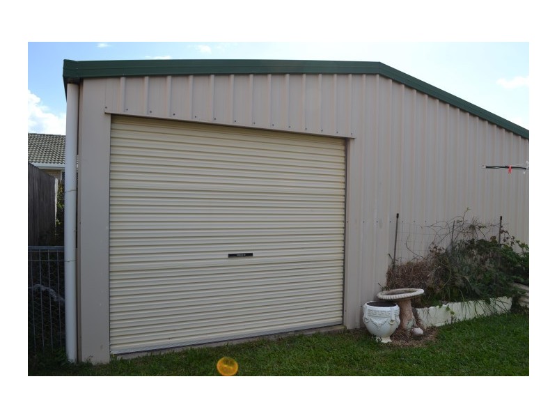 33 Merlin Drive, Urangan QLD 4655