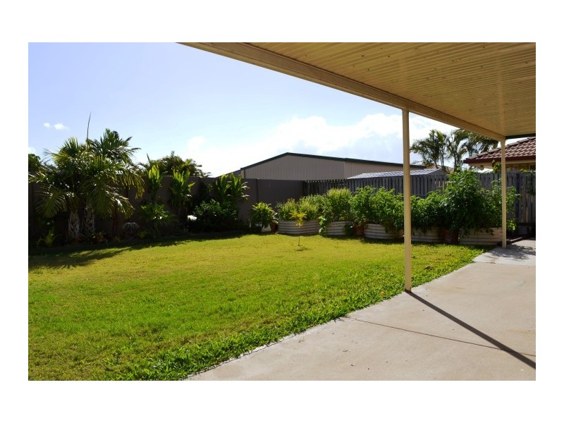 33 Merlin Drive, Urangan QLD 4655