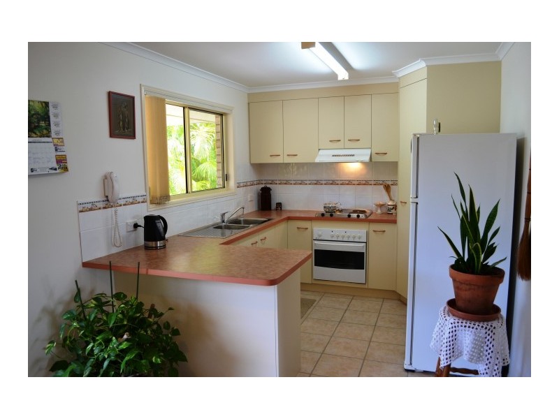 10 Aimee Drive, Urangan QLD 4655