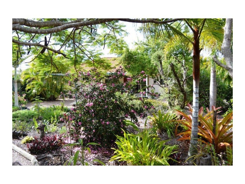 10 Aimee Drive, Urangan QLD 4655