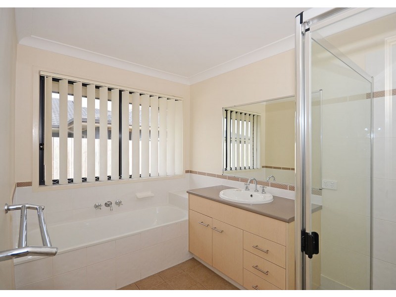 6 Endeavour Way, Eli Waters QLD 4655