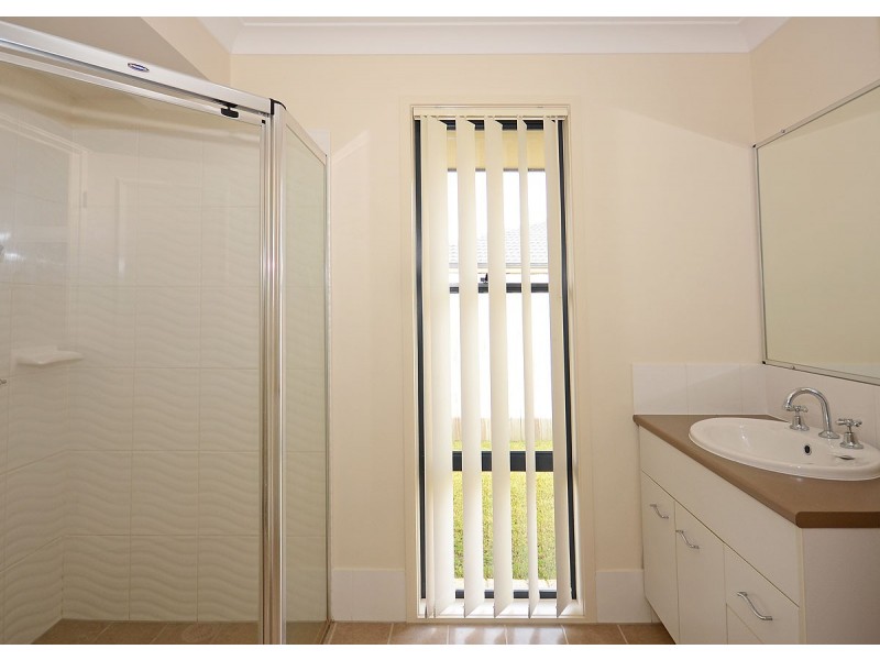 6 Endeavour Way, Eli Waters QLD 4655