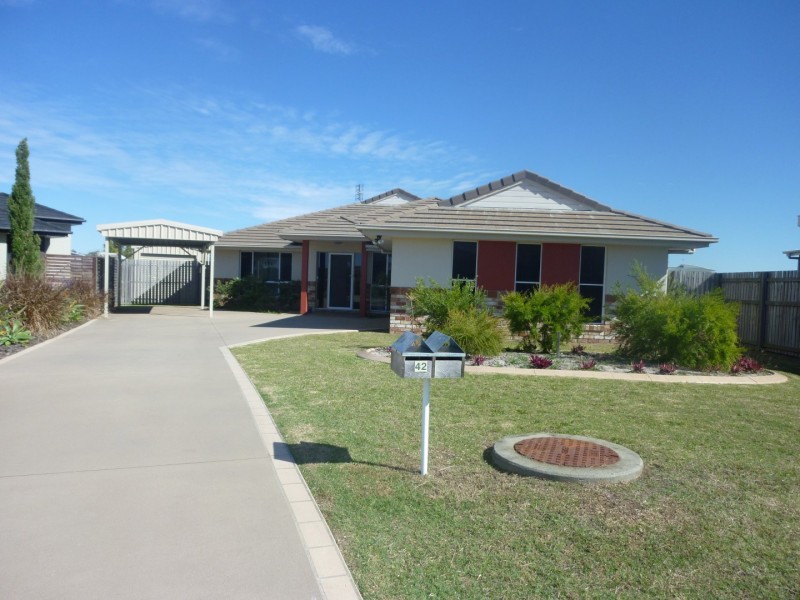 42 Earl St Vincent Cct, Eli Waters QLD 4655