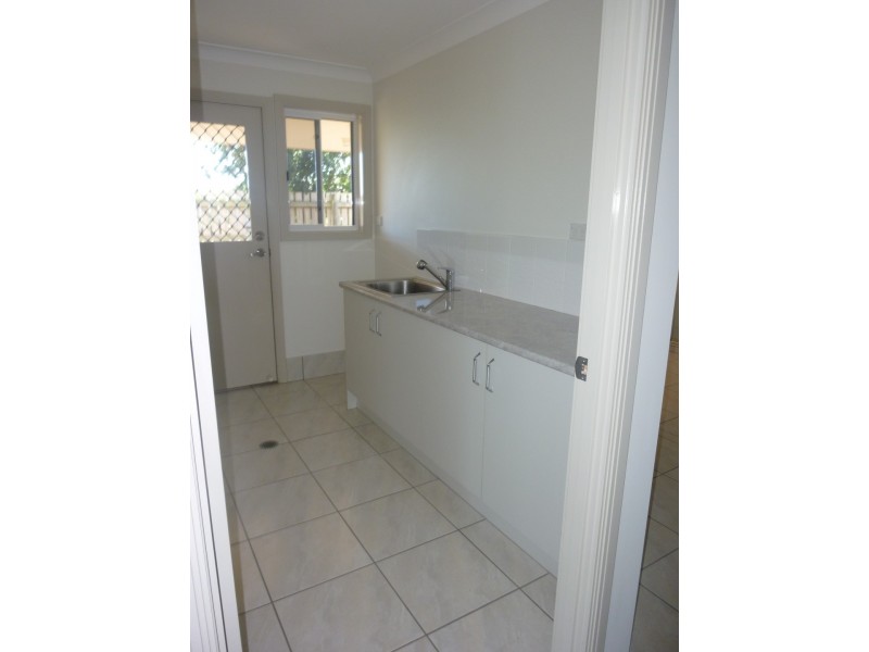 42 Earl St Vincent Cct, Eli Waters QLD 4655