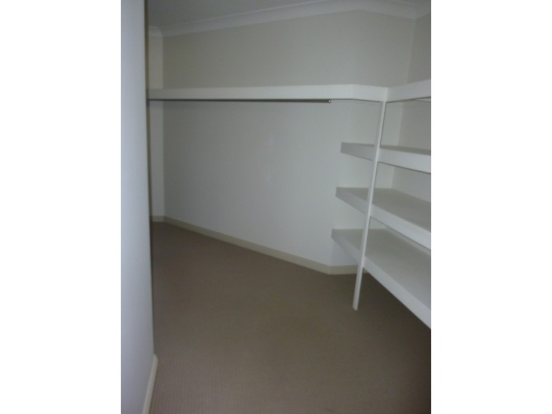 42 Earl St Vincent Cct, Eli Waters QLD 4655