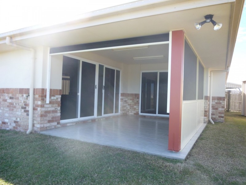 42 Earl St Vincent Cct, Eli Waters QLD 4655