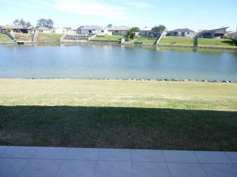 42 Earl St Vincent Cct, Eli Waters QLD 4655