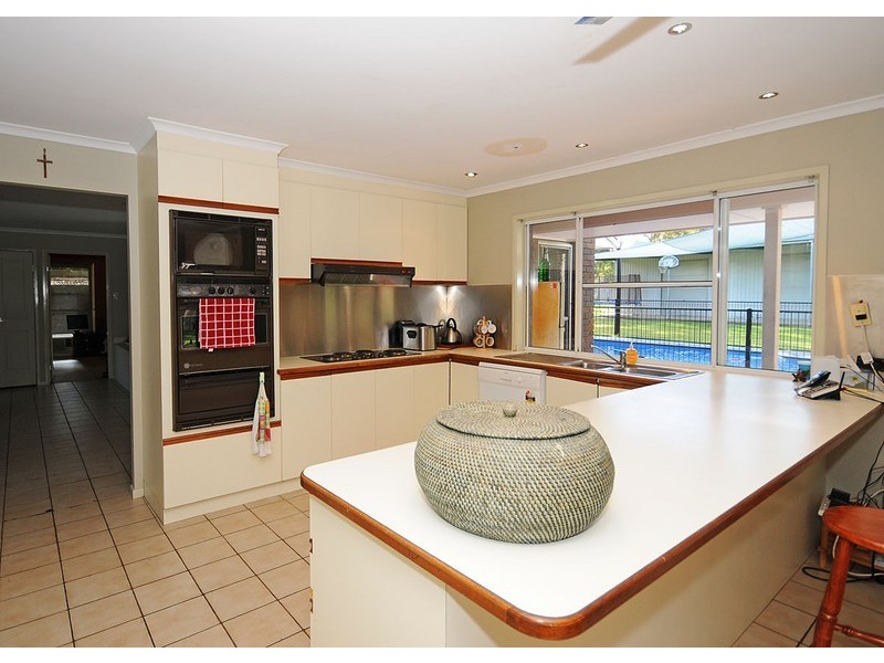 16 Garden Drive, Urangan QLD 4655